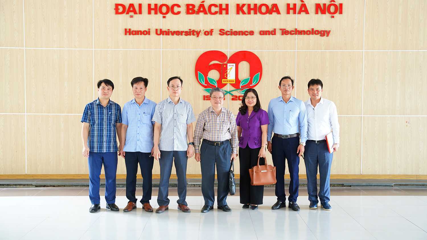 Hong Duc University Signs Strategic Partnership with School of Materials Science and Engineering – Hanoi University of Science and Technology"